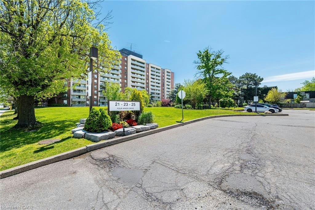 405-25 Four Winds Drive, Toronto, ON, M3J 1K8