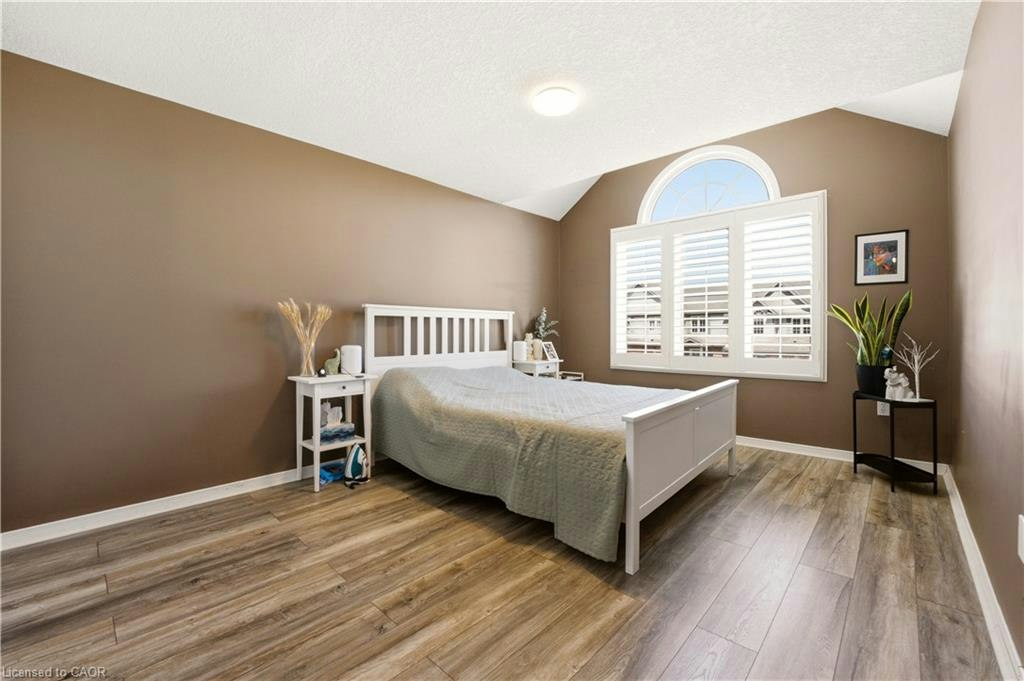 541 Wild Iris Avenue, Waterloo, ON, N2V 2W4 - 17