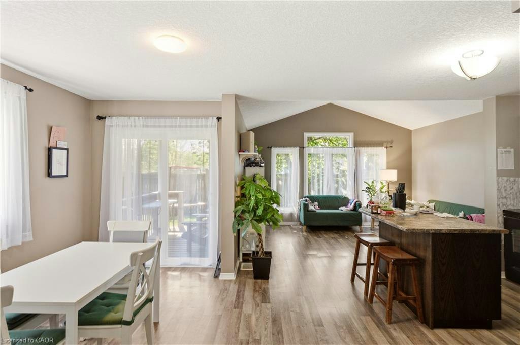 541 Wild Iris Avenue, Waterloo, ON, N2V 2W4 - 7