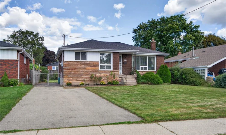 1101 Mohawk Road E