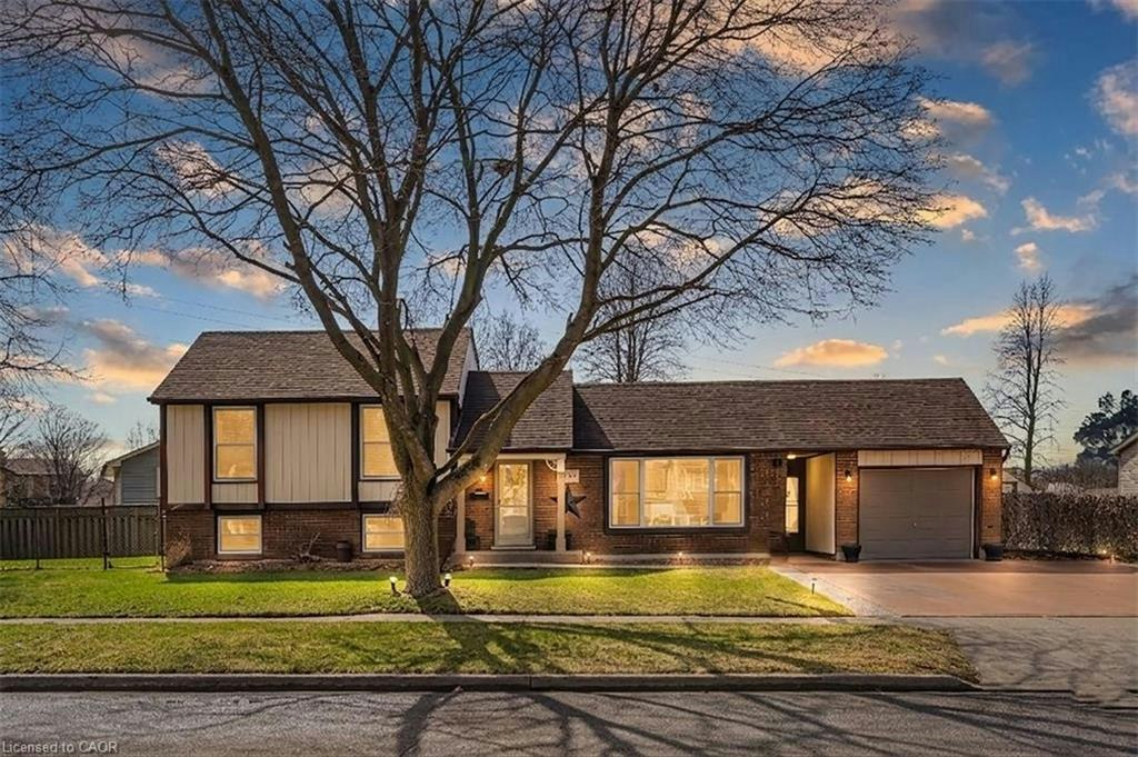 153 The Greenway Way, Cambridge, ON, N1R 6L6