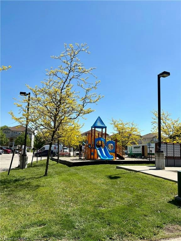 8C-50 Howe Drive, Kitchener, ON, N2E 0A3 - 18