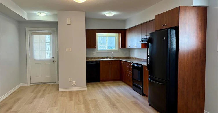 8C-50 Howe Drive, Kitchener, ON, N2E 0A3 - 2