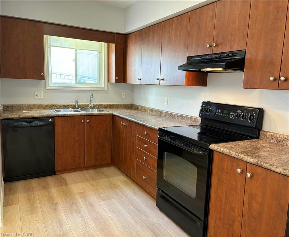8C-50 Howe Drive, Kitchener, ON, N2E 0A3 - 4