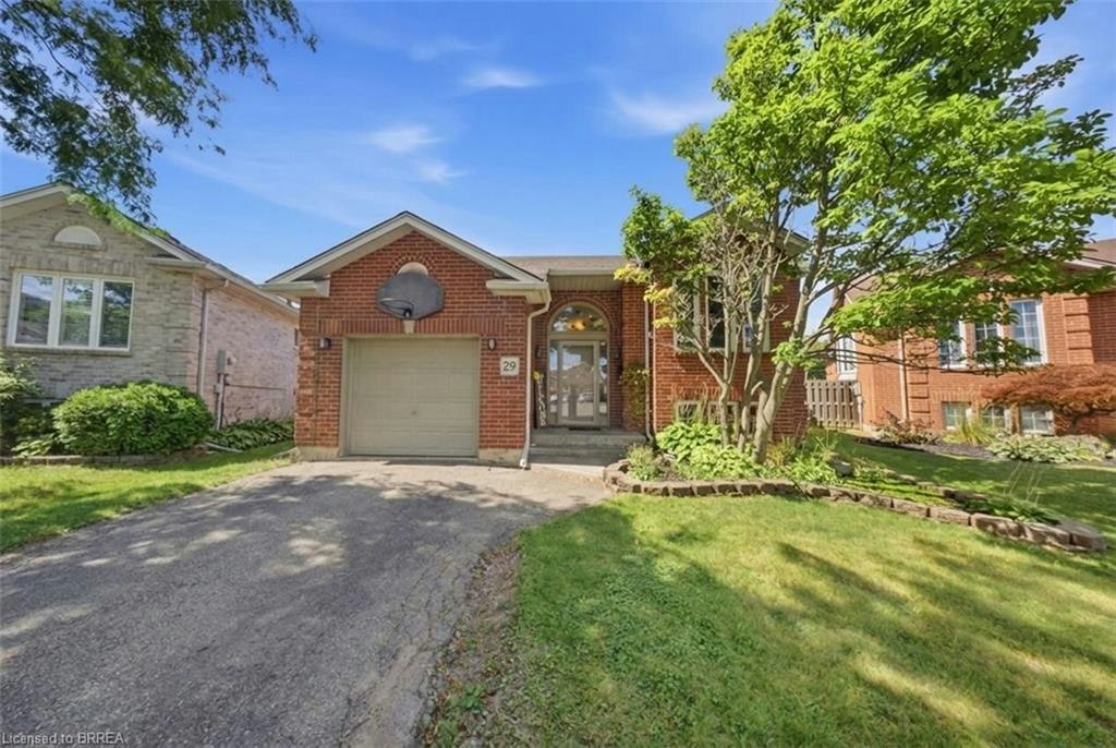 29 Strong Court, Brantford, ON, N3R 7Y4