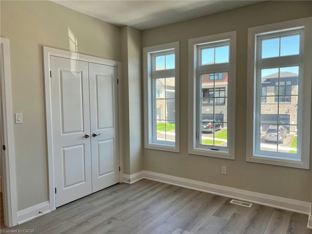 237 Raspberry Place, Waterloo, ON, N2V 0H3 - 4