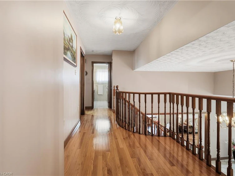 7 Vinehill Drive, Hamilton, ON, L8G 4Z1 - 24