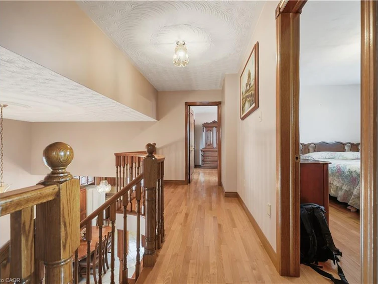 7 Vinehill Drive, Hamilton, ON, L8G 4Z1 - 33