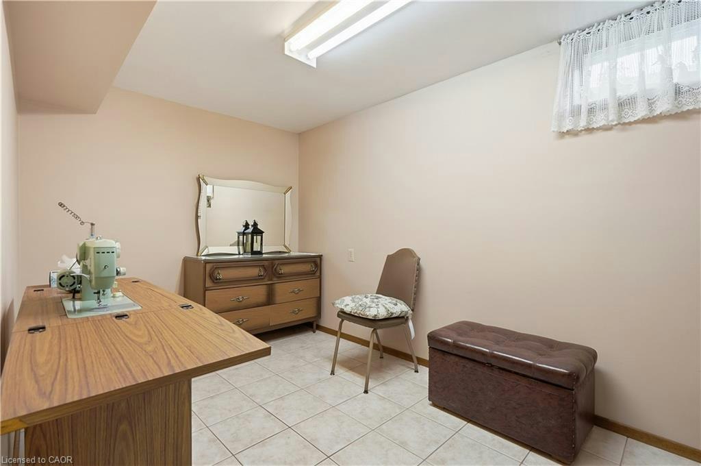 7 Vinehill Drive, Hamilton, ON, L8G 4Z1 - 43