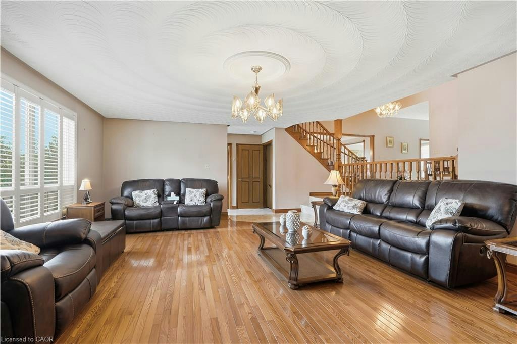 7 Vinehill Drive, Hamilton, ON, L8G 4Z1 - 11