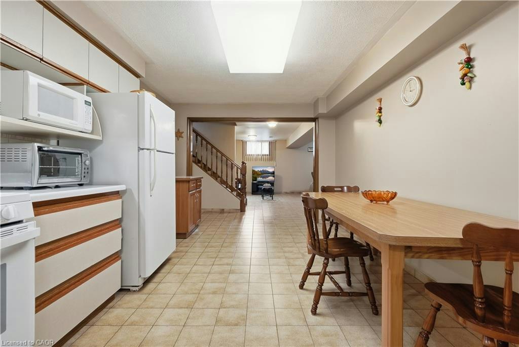 7 Vinehill Drive, Hamilton, ON, L8G 4Z1 - 39