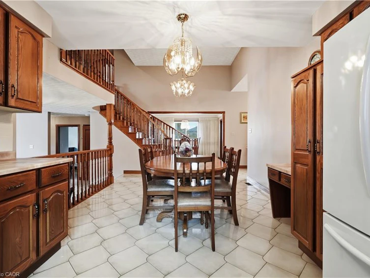 7 Vinehill Drive, Hamilton, ON, L8G 4Z1 - 23
