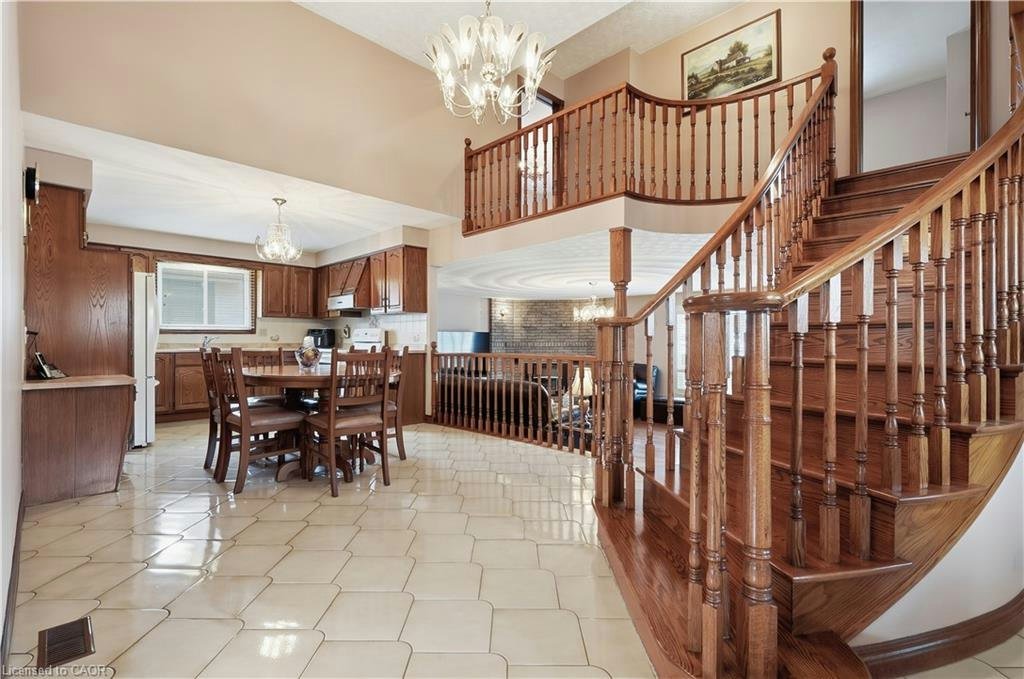 7 Vinehill Drive, Hamilton, ON, L8G 4Z1 - 5