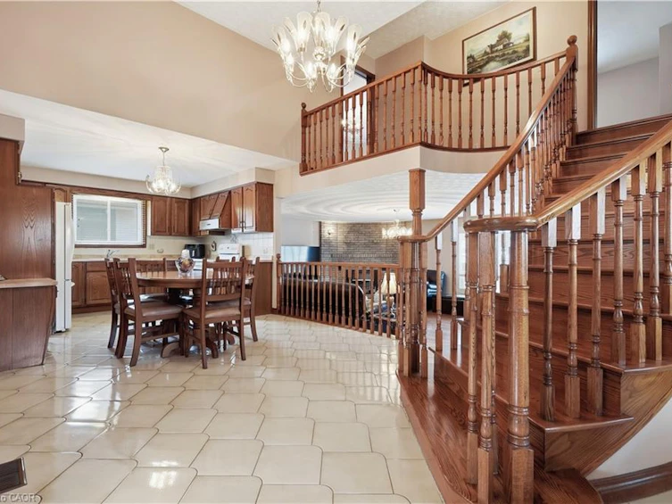 7 Vinehill Drive, Hamilton, ON, L8G 4Z1 - 5