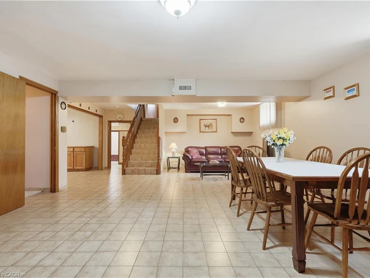 7 Vinehill Drive, Hamilton, ON, L8G 4Z1 - 42