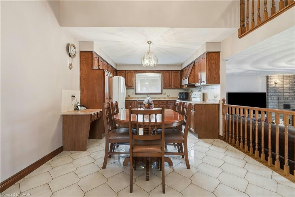 7 Vinehill Drive, Hamilton, ON, L8G 4Z1 - 8