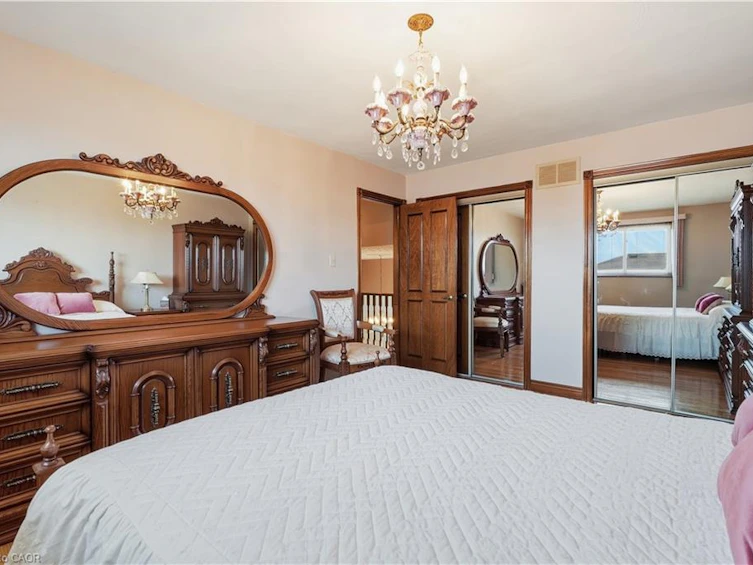 7 Vinehill Drive, Hamilton, ON, L8G 4Z1 - 25