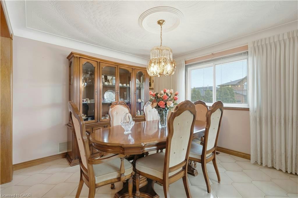 7 Vinehill Drive, Hamilton, ON, L8G 4Z1 - 17