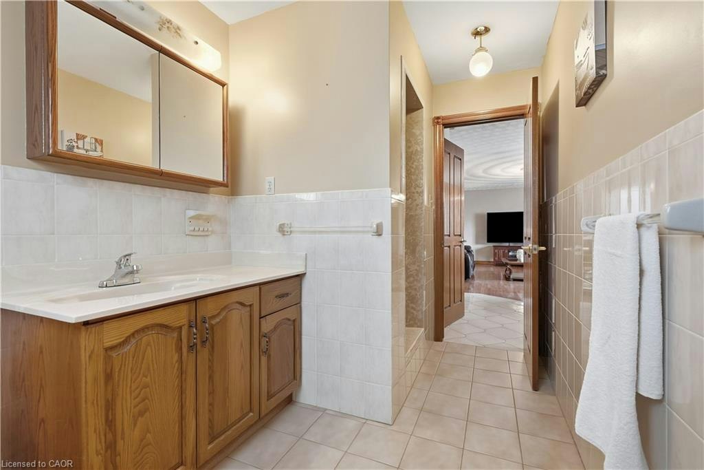 7 Vinehill Drive, Hamilton, ON, L8G 4Z1 - 37