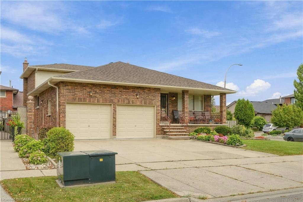 7 Vinehill Drive, Hamilton, ON, L8G 4Z1 - 48