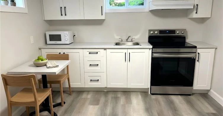 1 Melrose Avenue, Grimsby, ON, L3M 1G5 - 6