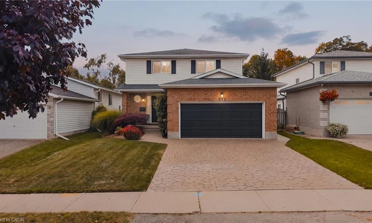 211 Eastforest Trail