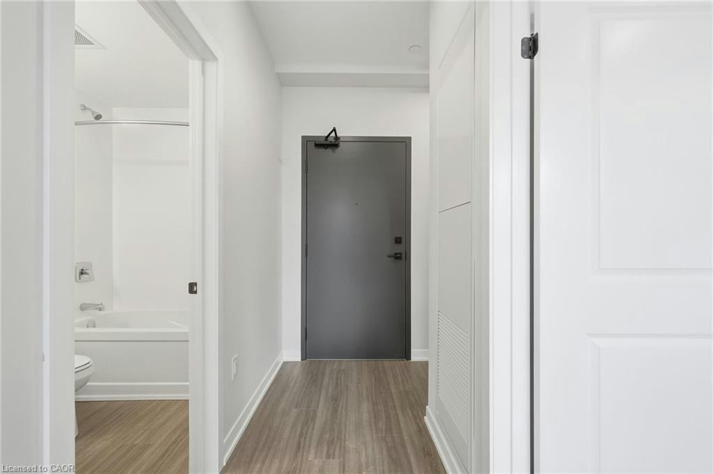 122-2500 Saw Whet Boulevard, Oakville, ON, L6M 5L7 - 2