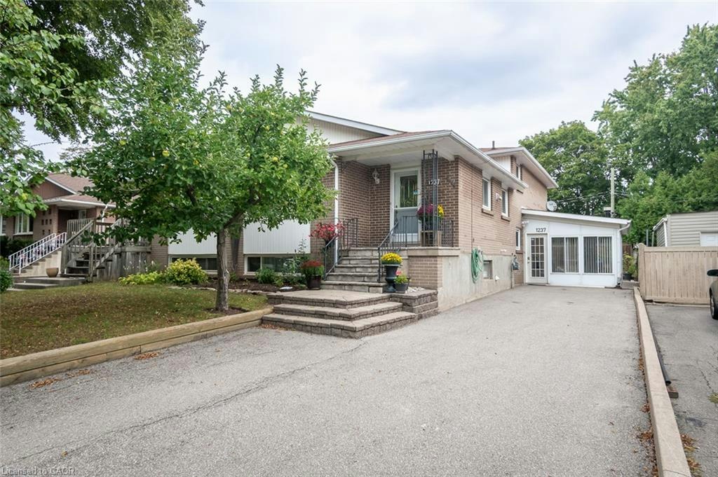 1237 Redbank Crescent, Oakville, ON, L6H 1Y4
