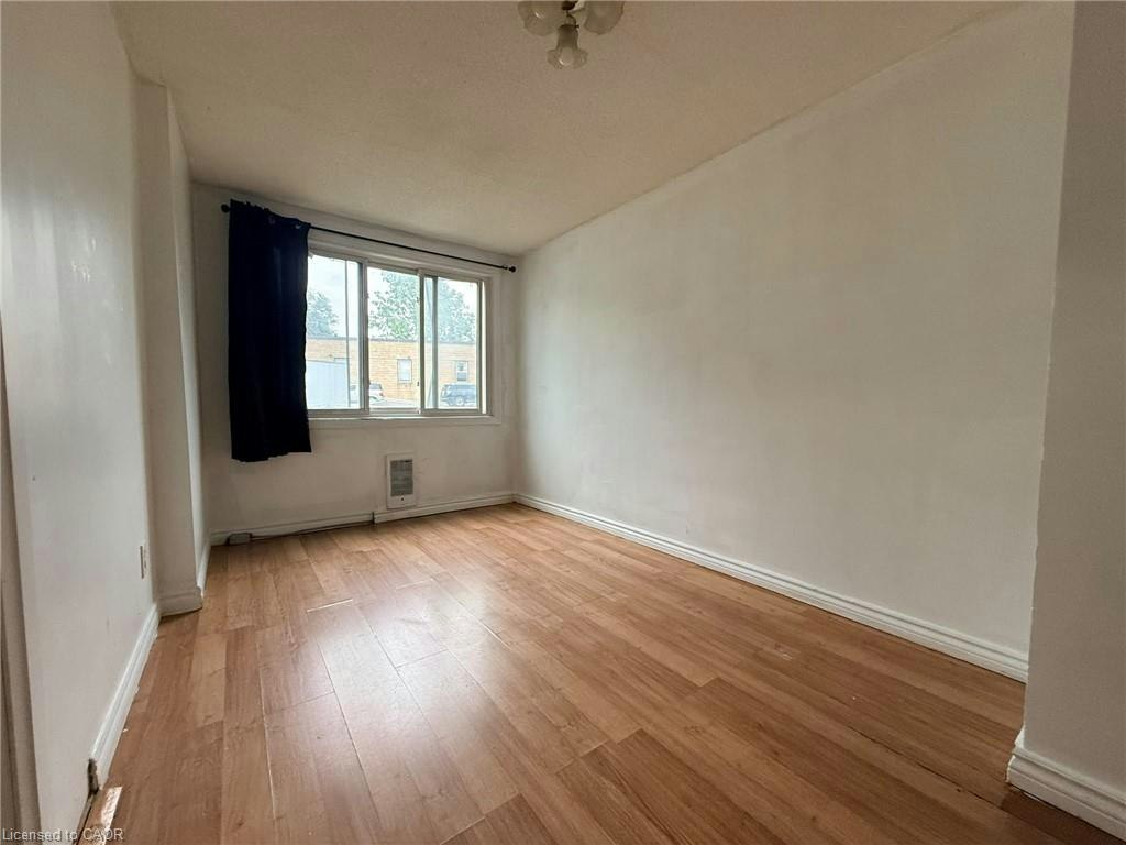 330 Mill Street, Kitchener, ON, N2M 3R7 - 9
