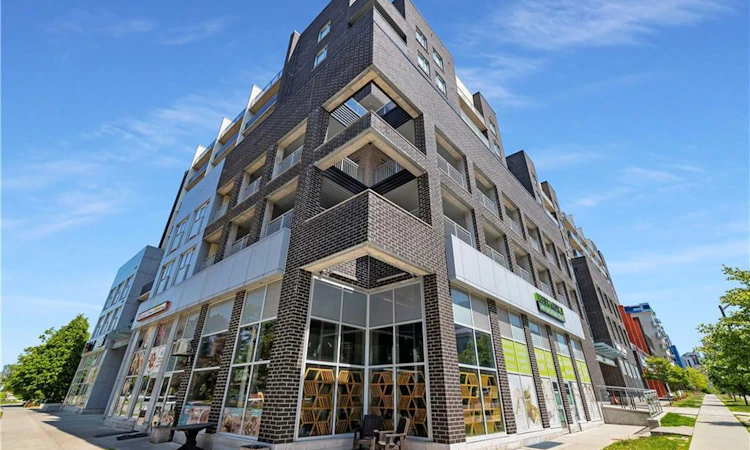 404-280 Lester Street