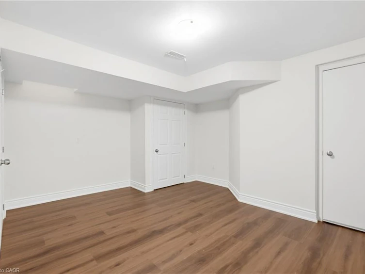 32 Wimberly Avenue, Hamilton, ON, L8B 0R9 - 38