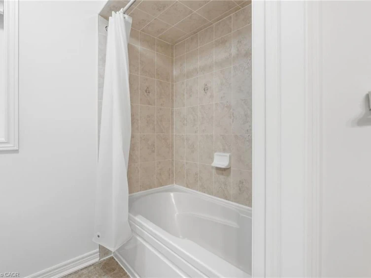32 Wimberly Avenue, Hamilton, ON, L8B 0R9 - 30