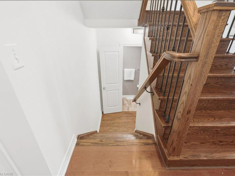 32 Wimberly Avenue, Hamilton, ON, L8B 0R9 - 32