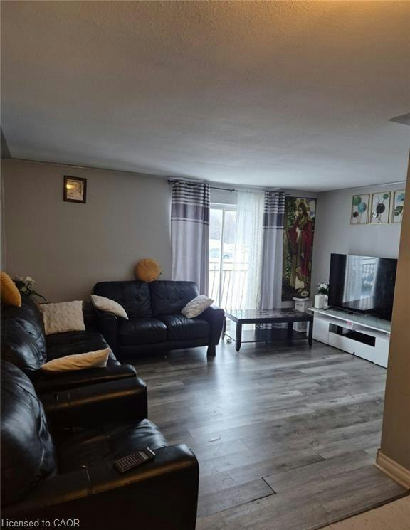 303-76 Brybeck Crescent, Kitchener, ON, N2M 2C6 - 2