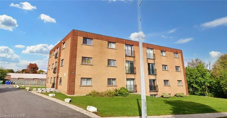303-76 Brybeck Crescent, Kitchener, ON, N2M 2C6