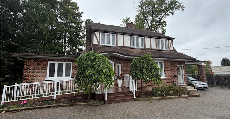 MAIN LEVEL-1558 King Street E, Cambridge, ON, N3H 3R5 - 3