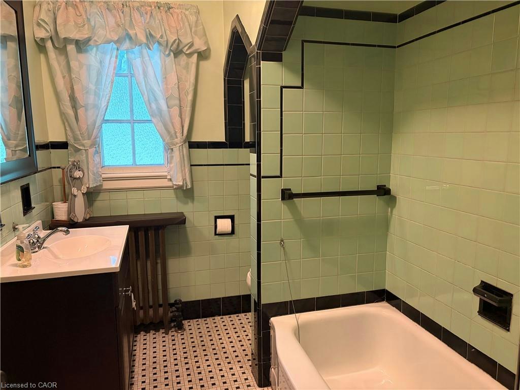 MAIN LEVEL-1558 King Street E, Cambridge, ON, N3H 3R5 - 10