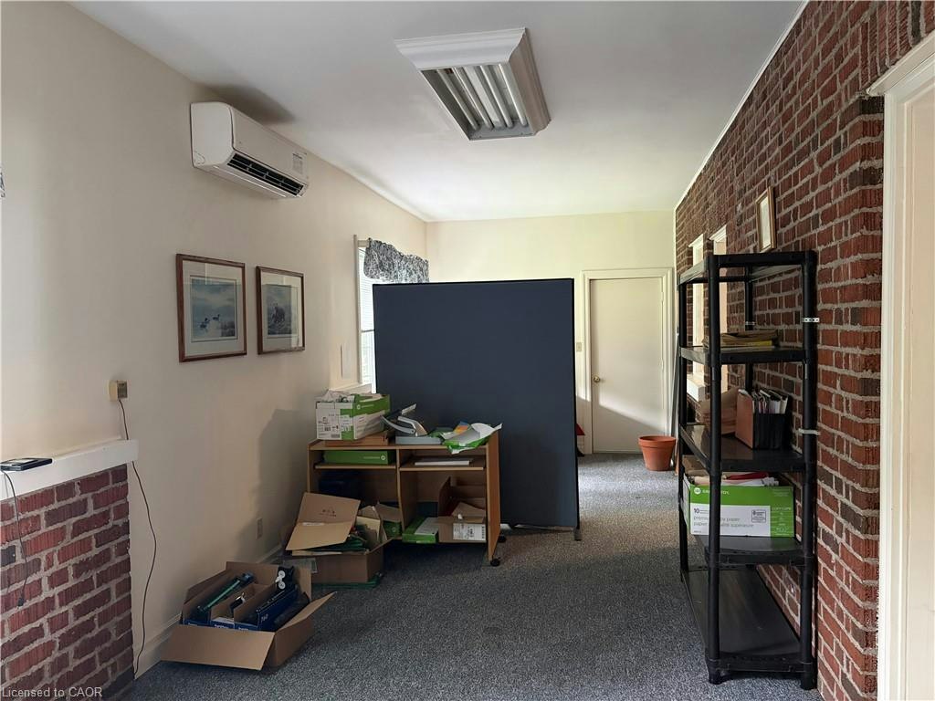 MAIN LEVEL-1558 King Street E, Cambridge, ON, N3H 3R5 - 12