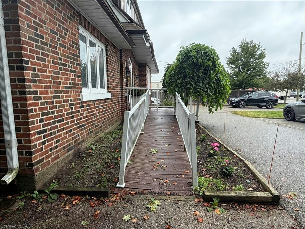 MAIN LEVEL-1558 King Street E, Cambridge, ON, N3H 3R5 - 4