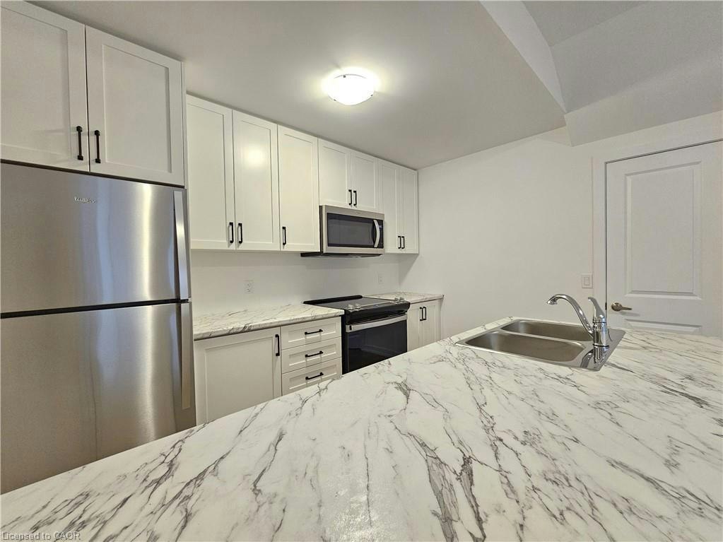 11-70 Kenesky Drive, Hamilton, ON, L8B 1Y4 - 6