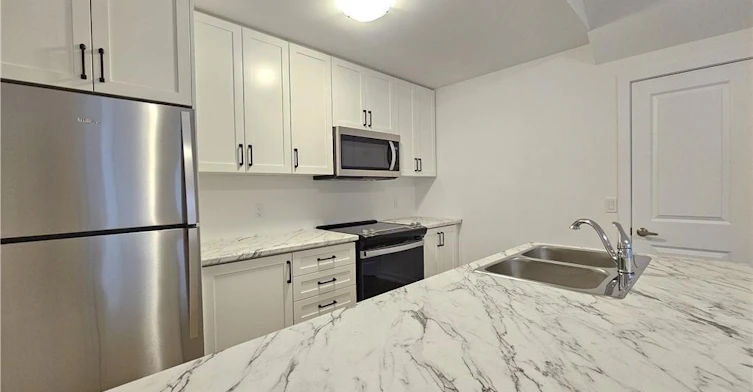 11-70 Kenesky Drive, Hamilton, ON, L8B 1Y4 - 6