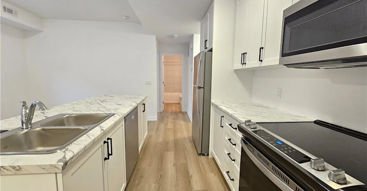 11-70 Kenesky Drive, Hamilton, ON, L8B 1Y4 - 9