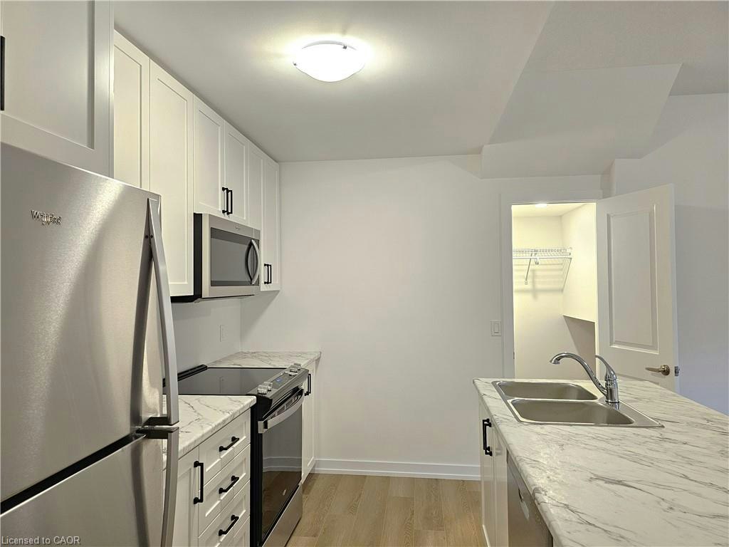 11-70 Kenesky Drive, Hamilton, ON, L8B 1Y4 - 7