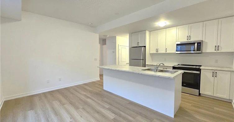 11-70 Kenesky Drive, Hamilton, ON, L8B 1Y4 - 2