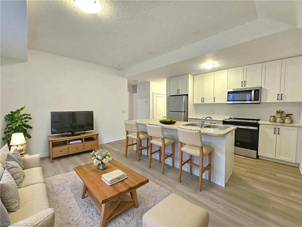 11-70 Kenesky Drive, Hamilton, ON, L8B 1Y4