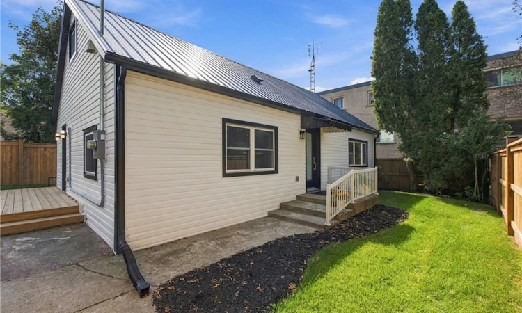 116 Dufferin Street