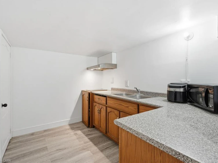 2 Currie Drive, Puslinch, ON, N0B 2C0 - 38