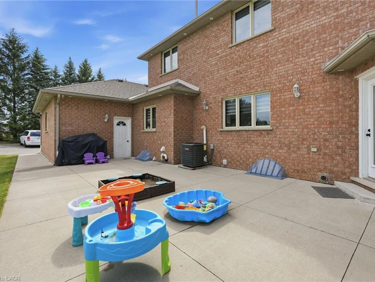 2 Currie Drive, Puslinch, ON, N0B 2C0 - 43