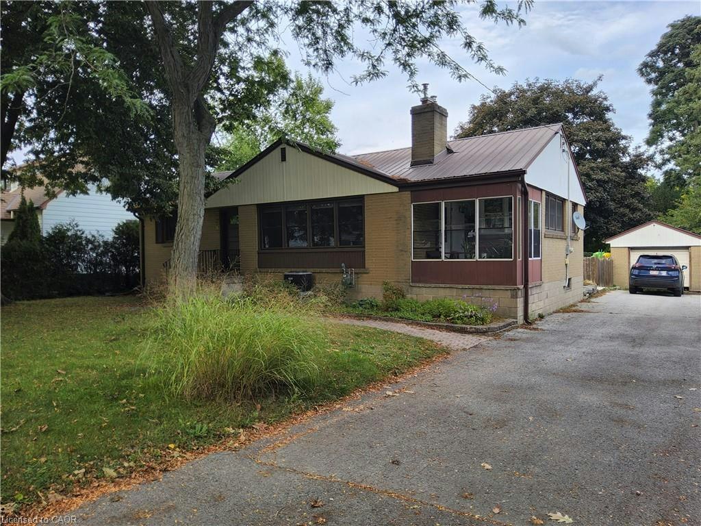 33 Lee Avenue, Norfolk County, ON, N3Y 3K3