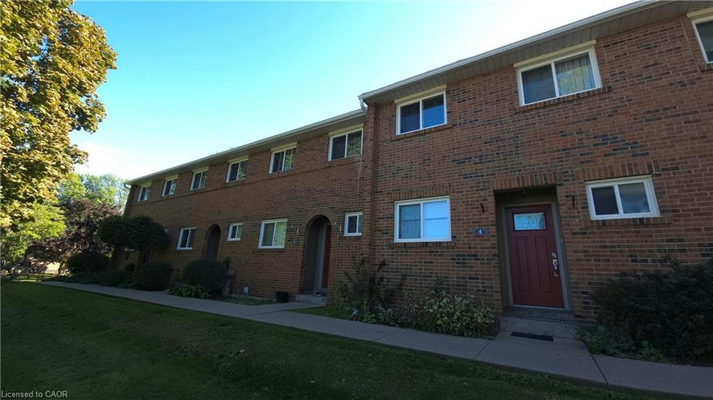 4-125 Livingston Avenue, Grimsby, ON, L3M 4S5